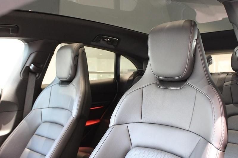 Begagnad Porsche Taycan Sport Turismo 300 kW (408 HK) 2024 Grå Kombi