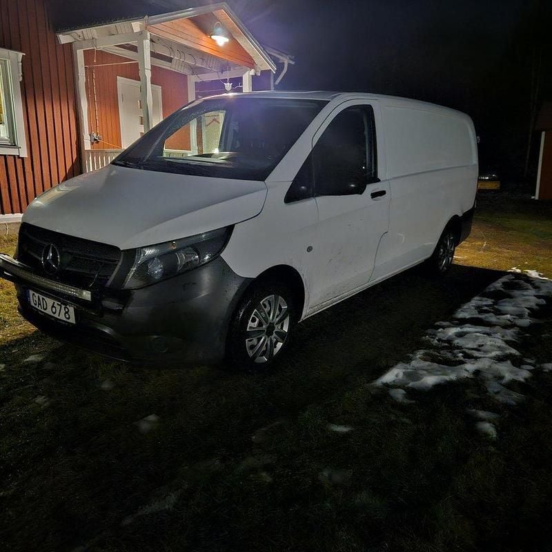 Vit Begagnad 2016 Mercedes Vito Minibuss | 130 000 kr (Lite dyr) - Bild 1/4