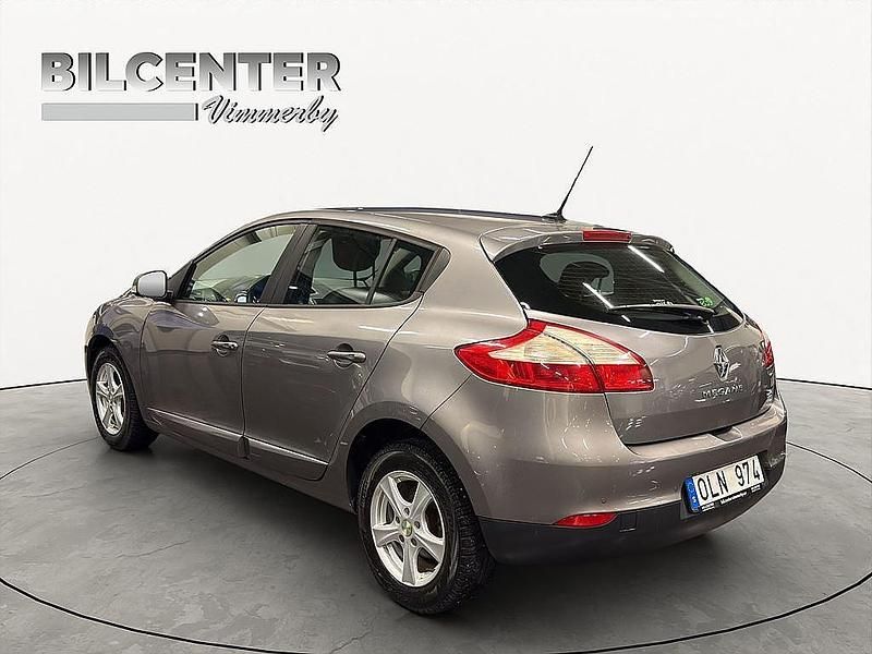 Begagnad Renault Mégane III 90 HK (66 kW) 2014 Grå Halvkombi