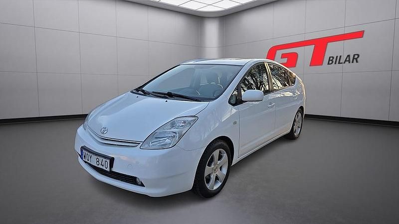 Begagnad Toyota Prius 112 HK (82 kW) 2005 Vit Halvkombi