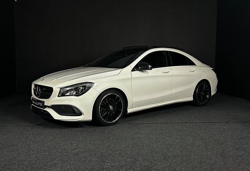 Vit Begagnad 2016 Mercedes CLA220 AMG Sedan | 229 900 kr (Lite dyr) - Bild 1/4