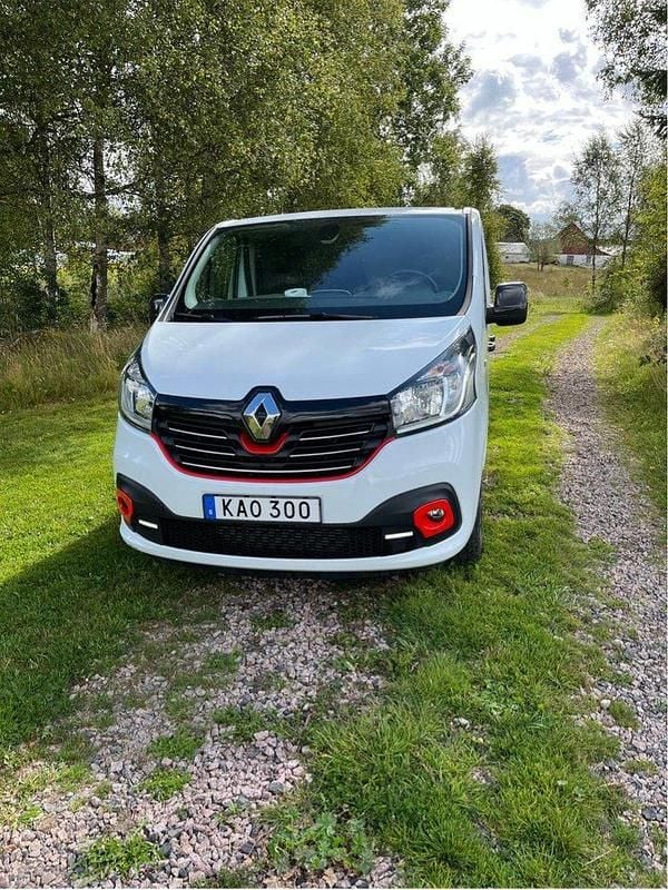 Vit Begagnad 2019 Renault Trafic Van | 169 000 kr (Superpris) - Bild 1/4