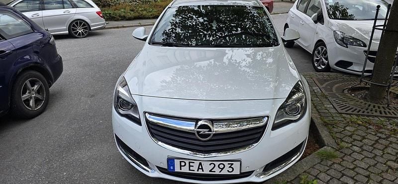 Vit Begagnad 2017 Opel Insignia Business Kombi | 115 999 kr (Superpris) - Bild 1/4