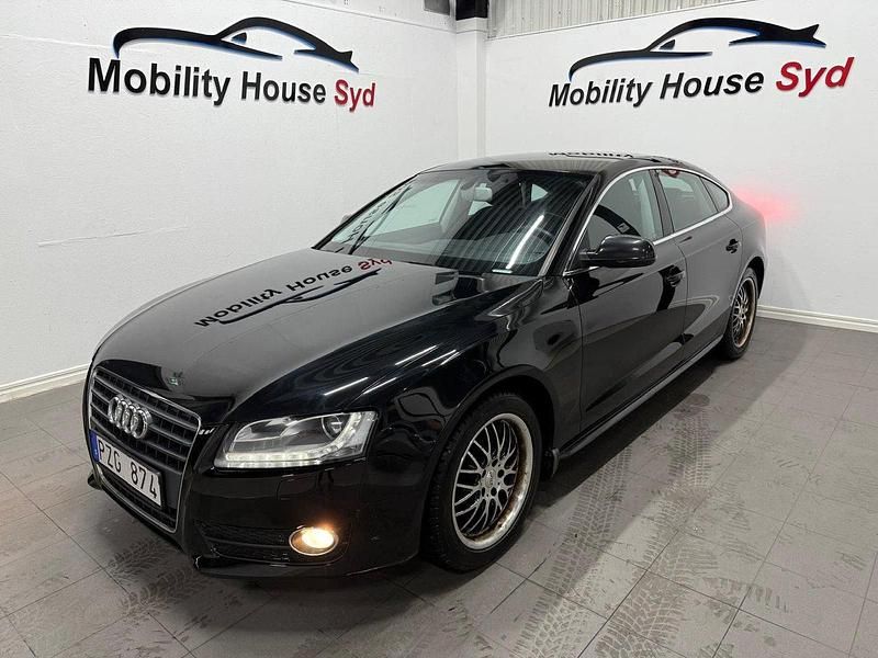 Svart Begagnad 2010 Audi A5 Sportback Halvkombi | 79 900 kr (Marknadspris) - Bild 1/3
