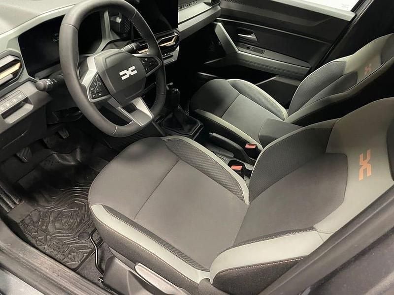 Begagnad Dacia Duster Extreme 132 HK (97 kW) 2025 Grå