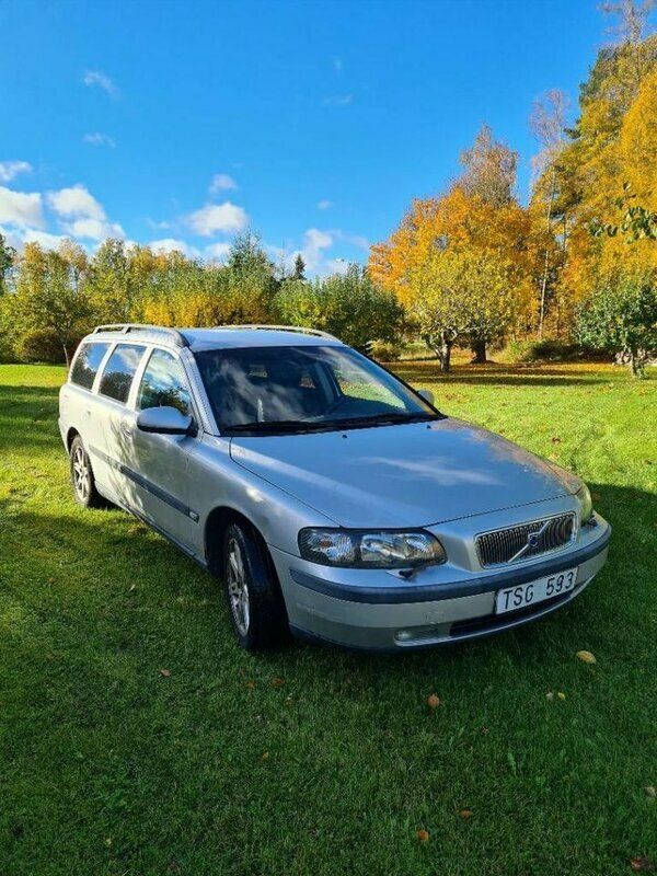 Begagnad 2003 Volvo V70 2 4 Benzin 200 HK 9 000 Kr Uppsala AutoUncle begagnad-2003-volvo-v70-2-4-benzin-200-hk-9-000-kr-uppsala-autouncle