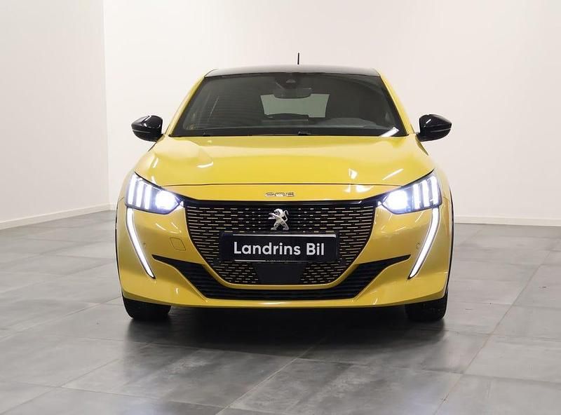 Begagnad Peugeot e-208 GT 100 kW (136 HK) 2022 Gul Halvkombi