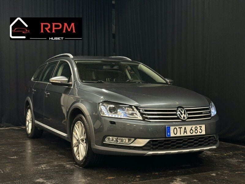 Mörkgrå (grå) Begagnad 2015 VW Passat Alltrack Kombi | 119 000 kr (Marknadspris) - Bild 1/3