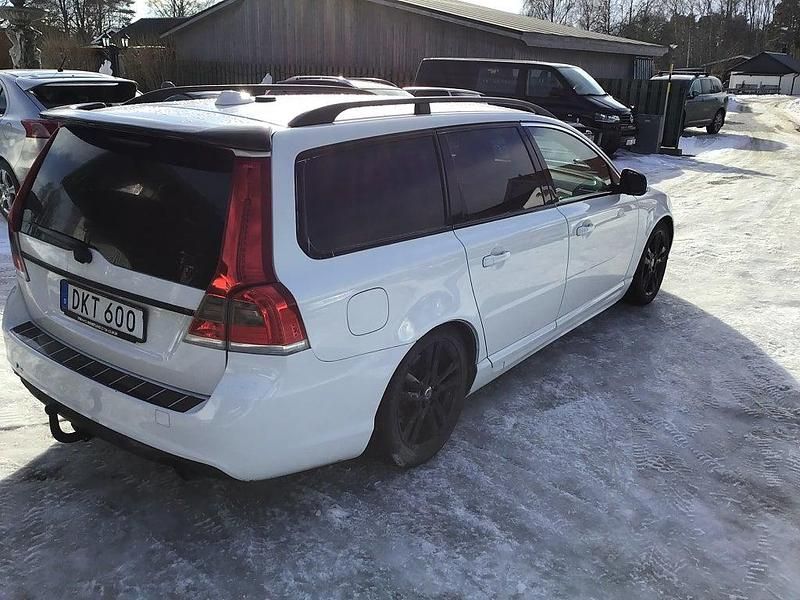 Begagnad Volvo V70 Momentum 181 HK (133 kW) 2014 Vit Kombi