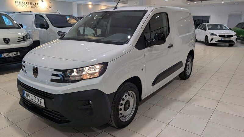 Vit Ny 2024 Peugeot Partner Minibuss | 314 900 kr (Marknadspris) - Bild 1/4