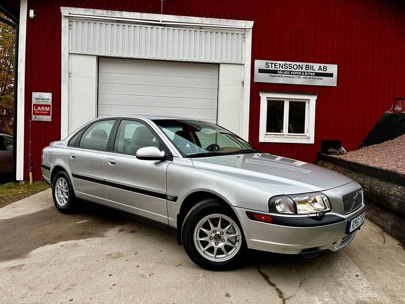 Ljusgrå Begagnad 2000 Volvo S80 Sedan | 59 000 kr - Bild 1/4