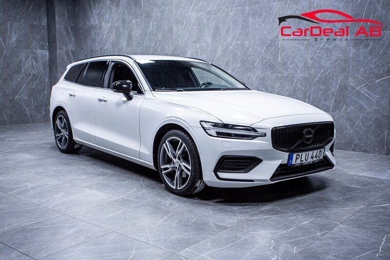Vit Begagnad 2021 Volvo V60 Momentum Kombi | 208 800 kr - Bild 1/4