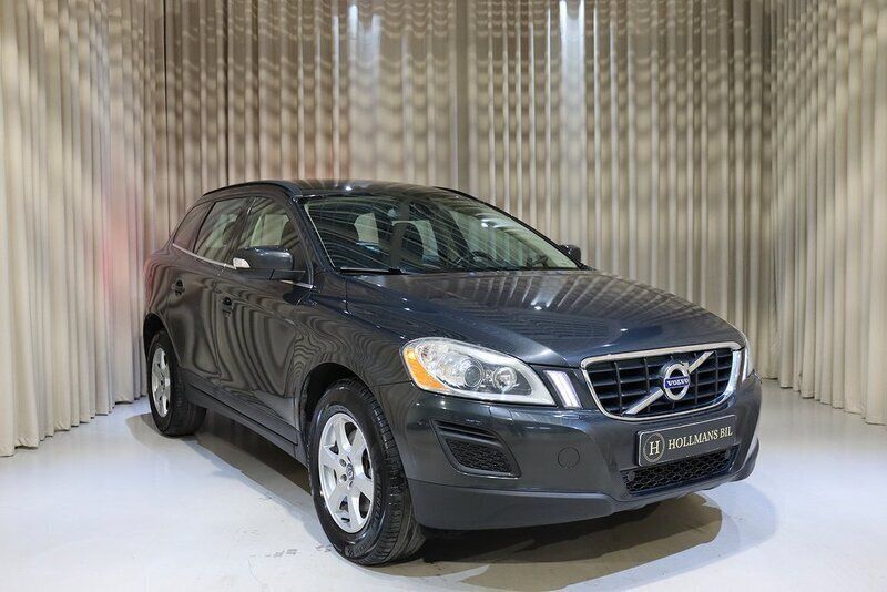 Grå Begagnad 2011 Volvo XC60 Momentum SUV | 99 900 kr (Marknadspris) - Bild 1/4