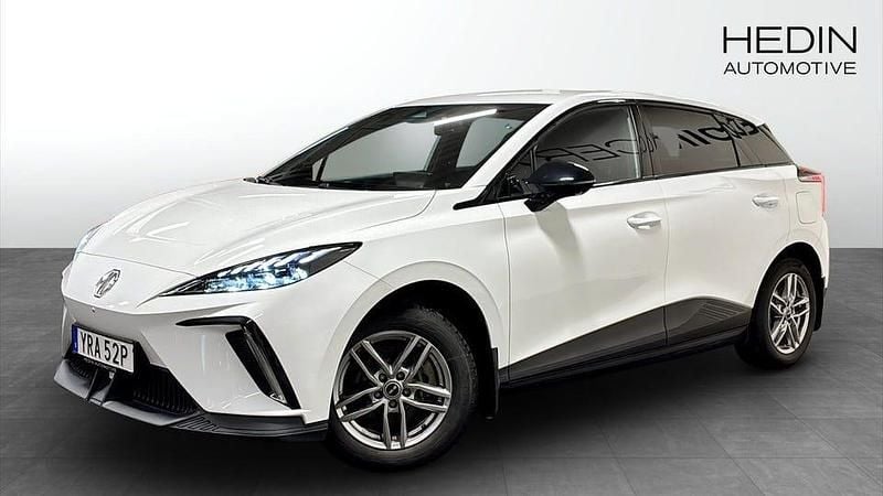 Vit Begagnad 2023 MG MG4 EV Luxury Halvkombi | 289 900 kr (Marknadspris) - Bild 1/4