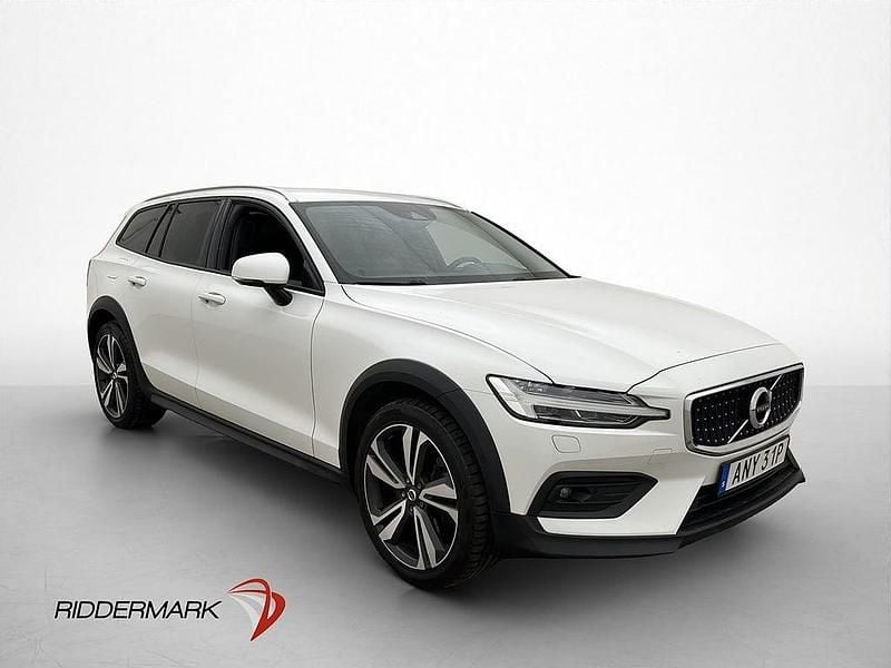 Begagnad Volvo V60 CC 190 HK (139 kW) 2019 Vit Kombi