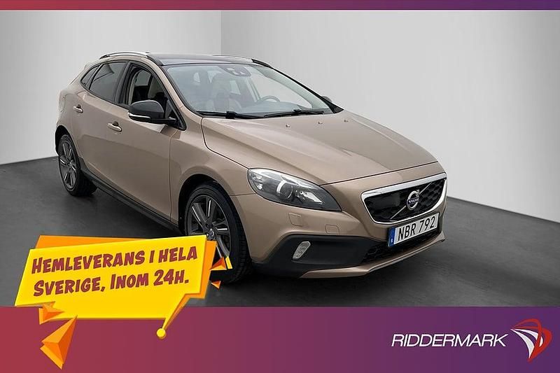 Brun Begagnad 2013 Volvo V40 CC Summum Kombi | 114 900 kr (Marknadspris) - Bild 1/3