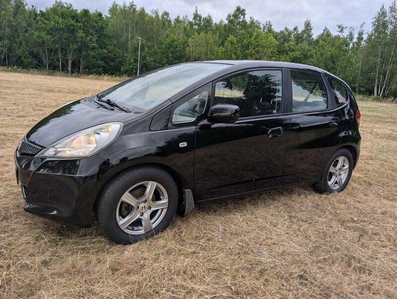 Svart Begagnad 2012 Honda Jazz Halvkombi | 53 000 kr (Marknadspris) - Bild 1/4