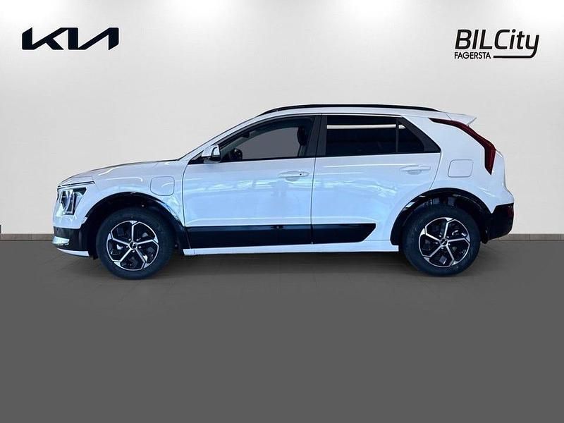 Begagnad Kia Niro Advance 184 HK (135 kW) 2024 Vit (snow white pearl (swp)) SUV