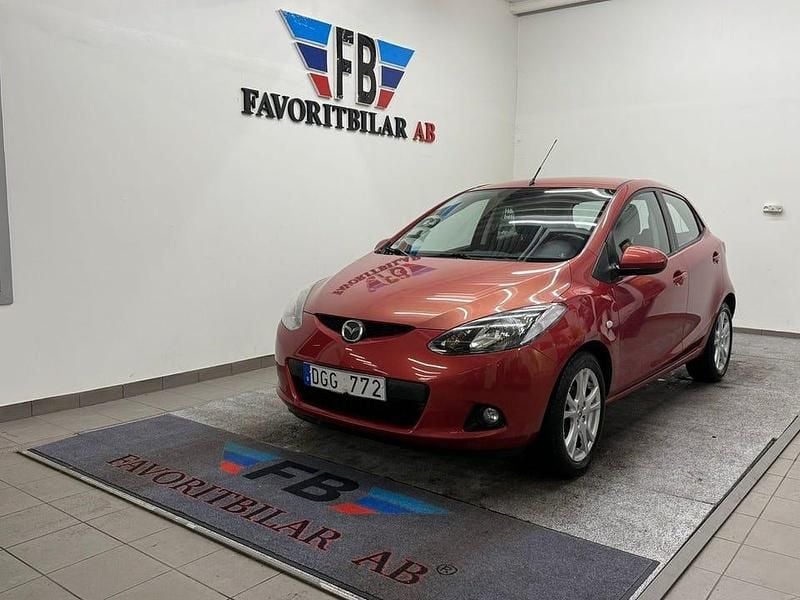 Röd Begagnad 2007 Mazda 2 Halvkombi | 35 000 kr (Marknadspris) - Bild 1/4