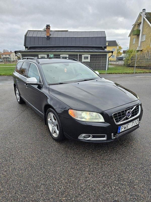 Svart Begagnad 2010 Volvo V70 Kombi | 48 000 kr (Superpris) - Bild 1/4