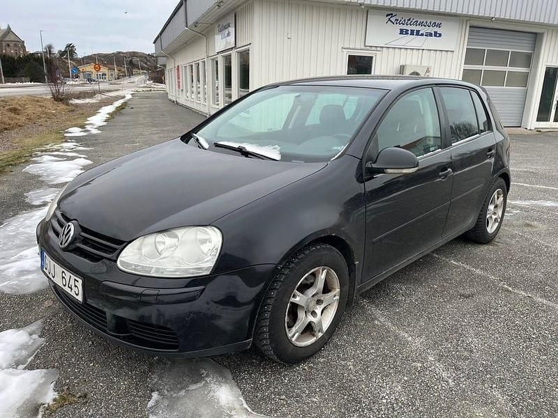 Begagnad VW Golf VI Design 105 HK (77 kW) 2008 Svart Halvkombi