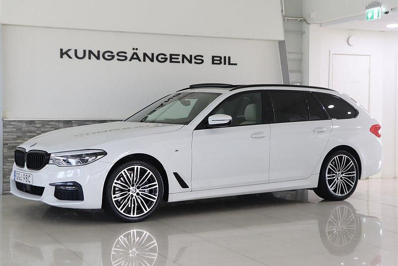 Vit Begagnad 2019 BMW 530 M Sport Kombi | 399 900 kr (Lite dyr) - Bild 1/4