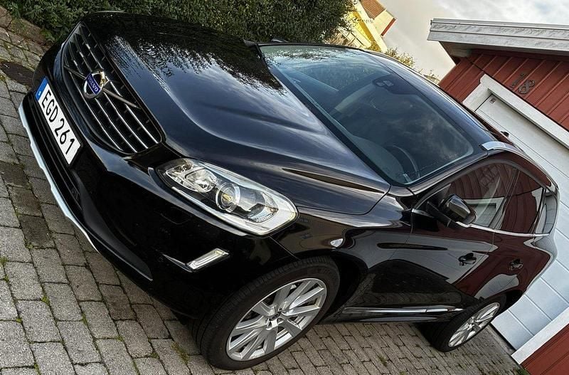 Svart Begagnad 2015 Volvo XC60 Business Edition SUV | 139 000 kr (Superpris) - Bild 1/4