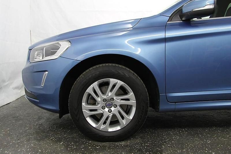 Begagnad Volvo XC60 Momentum 181 HK (133 kW) 2014 Blå SUV