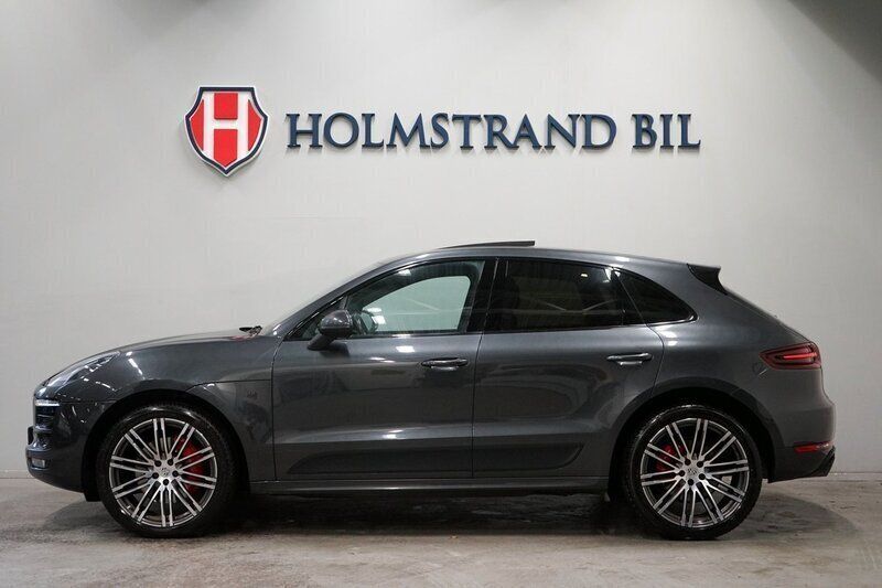 Grå Begagnad 2016 Porsche Macan GTS Sport SUV | 379 900 kr (Lite dyr) - Bild 1/4