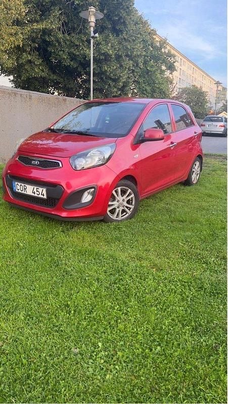 Röd Begagnad 2013 Kia Picanto Halvkombi | 35 000 kr (Bra pris) - Bild 1/4