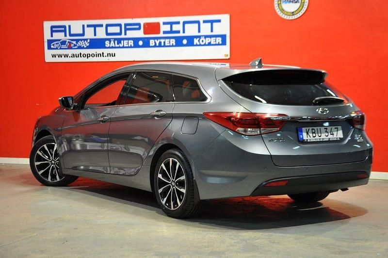 Begagnad Hyundai i40 141 HK (103 kW) 2016 Silver (gråmetallic) Kombi