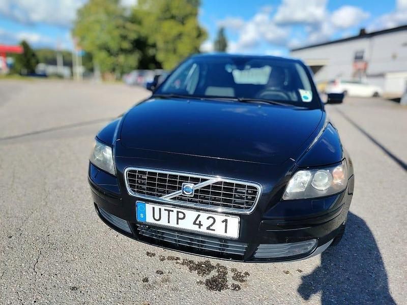 Begagnad Volvo S40 140 HK (102 kW) 2004 Svart Sedan
