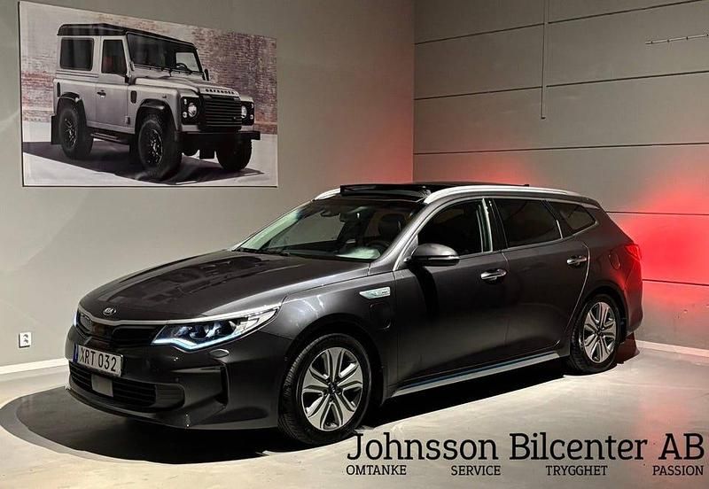 Grå Begagnad 2018 Kia Optima Advance Kombi | 174 900 kr (Marknadspris) - Bild 1/4