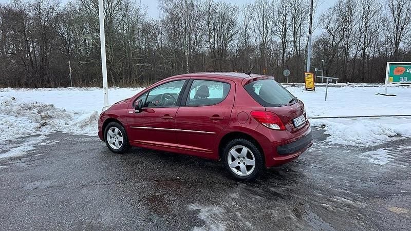 Begagnad Peugeot 207 95 HK (69 kW) 2010 Röd Halvkombi