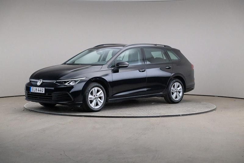 Svart Begagnad 2022 VW Golf VIII Kombi | 239 000 kr (Marknadspris) - Bild 1/4