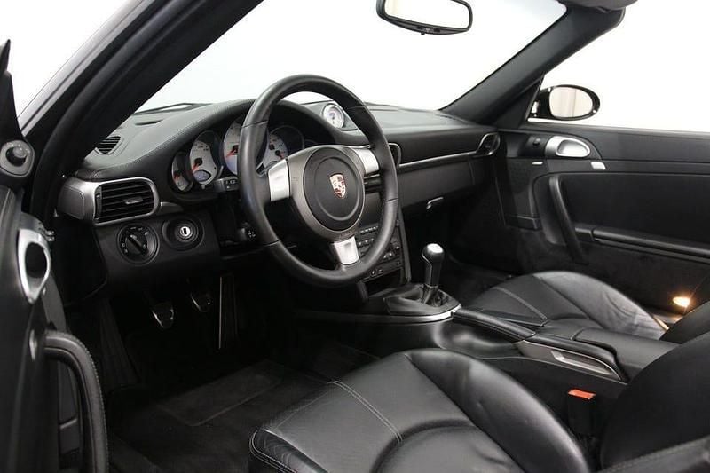 Begagnad Porsche 911 Carrera S Sport 355 HK (261 kW) 2008 Svart Cab