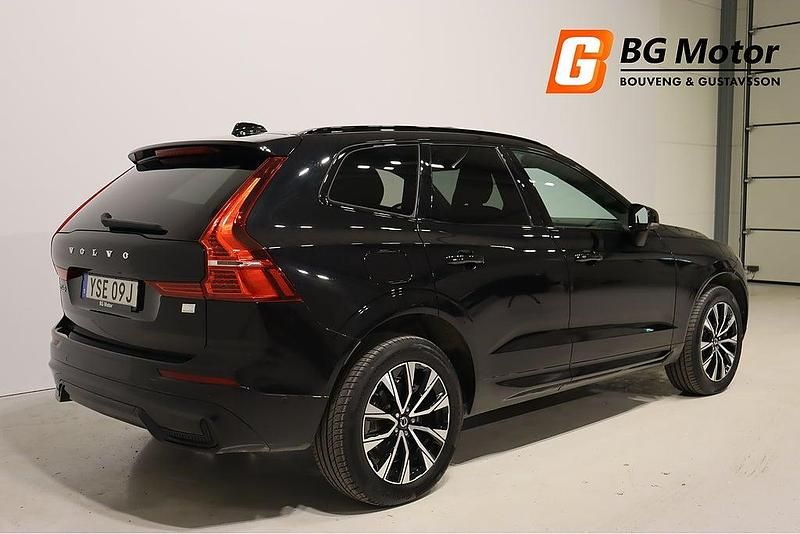 Begagnad Volvo XC60 R-Design 310 HK (228 kW) 2022 Svart SUV