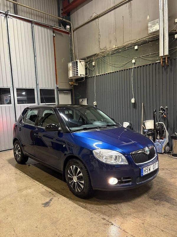 Begagnad 2009 Skoda Fabia Halvkombi | 39 900 kr (Marknadspris) - Bild 1/4