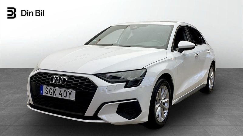 Vit Begagnad 2023 Audi A3 Sportback Proline Halvkombi | 269 000 kr (Marknadspris) - Bild 1/4