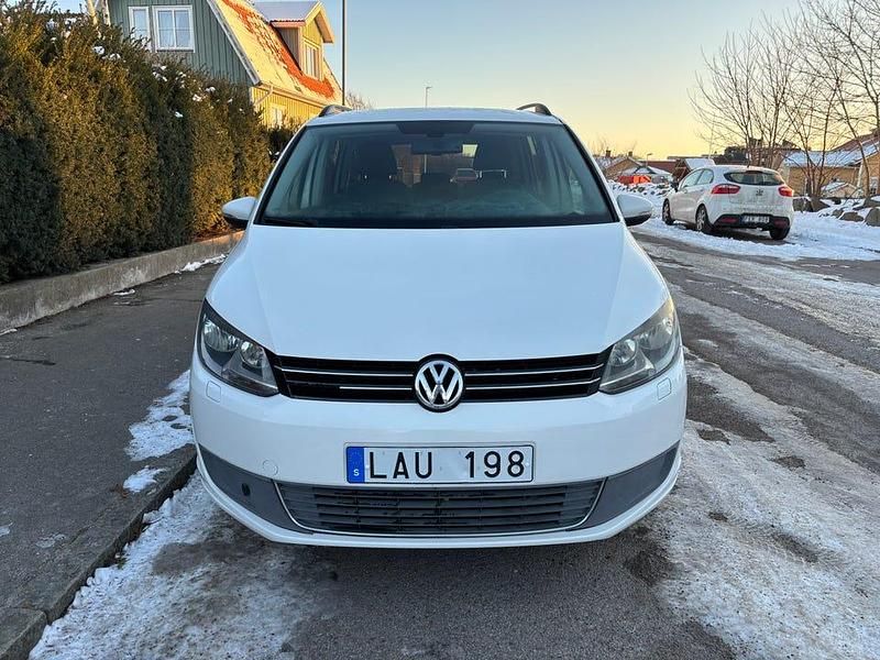 Begagnad VW Touran 150 HK (110 kW) 2010 Minibuss