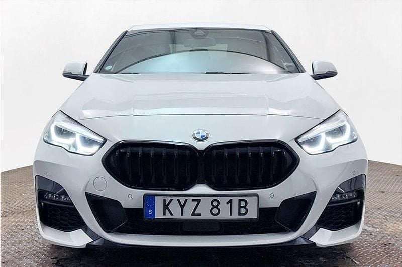 Begagnad BMW 218 M Sport 136 HK (100 kW) 2021 Vit Sportkupé