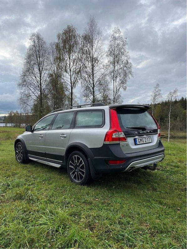 Silver Begagnad 2015 Volvo XC70 Dynamic SUV | 169 900 kr (Marknadspris) - Bild 1/4