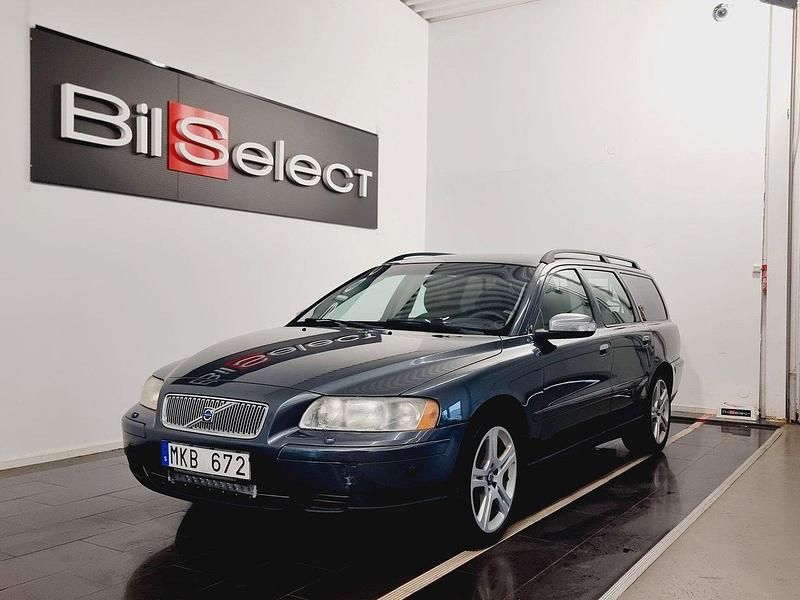 Grå Begagnad 2006 Volvo V70 Dynamic Kombi | 44 900 kr (Lite dyr) - Bild 1/4