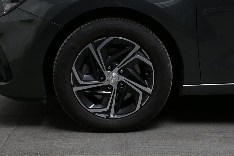 Begagnad Hyundai i30 Essential 120 HK (88 kW) 2021 Grå Kombi