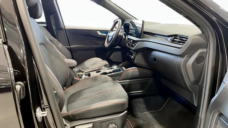 Ny Ford Kuga ST-Line X 243 HK (178 kW) 2026 Svart SUV