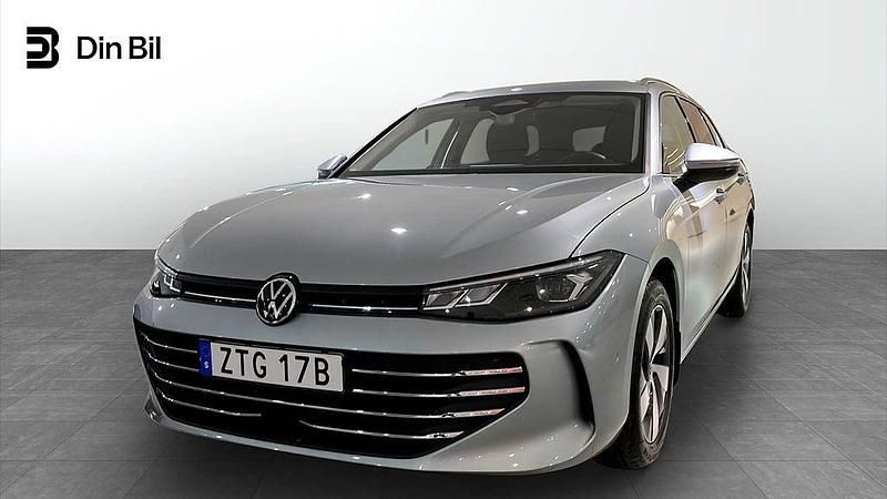 Silver Begagnad 2025 VW Passat Edition Kombi | 389 900 kr (Lite dyr) - Bild 1/4