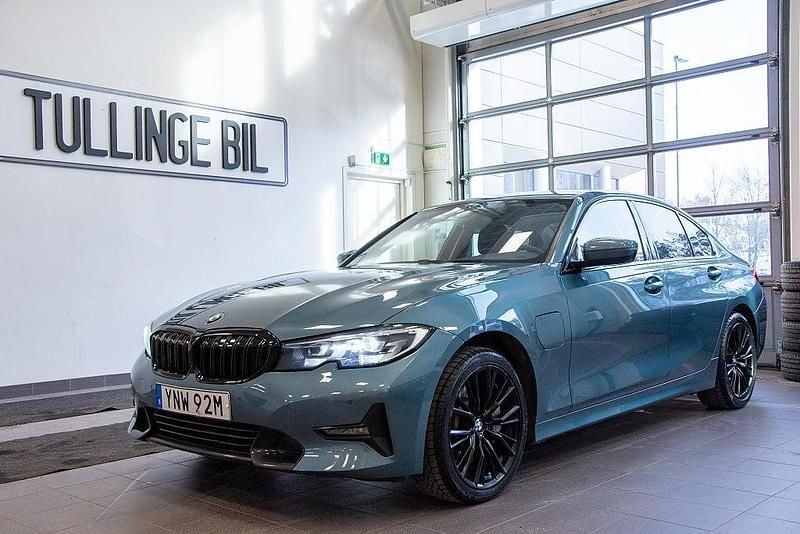 Begagnad BMW 330e Sport Line 184 HK (135 kW) 2020 Blå Sedan