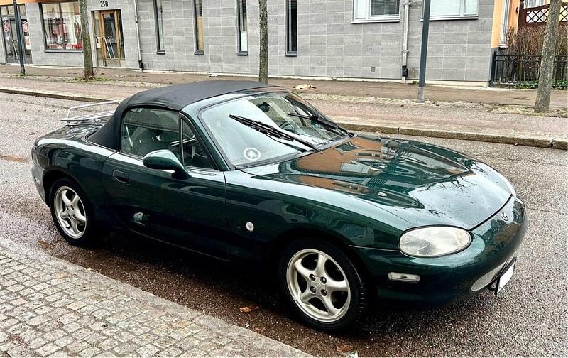Grön Begagnad 2000 Mazda MX5 Cab | 71 000 kr - Bild 1/4