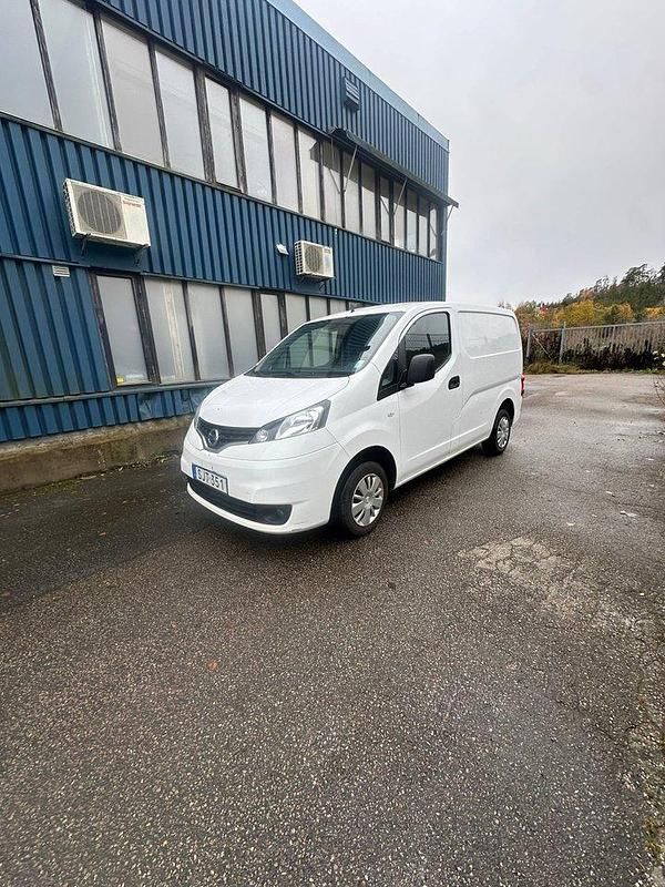 Vit Begagnad 2018 Nissan NV200 Van | 52 500 kr - Bild 1/4