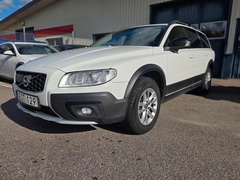 Vit Begagnad 2015 Volvo XC70 Dynamic SUV | 129 900 kr (Marknadspris) - Bild 1/4